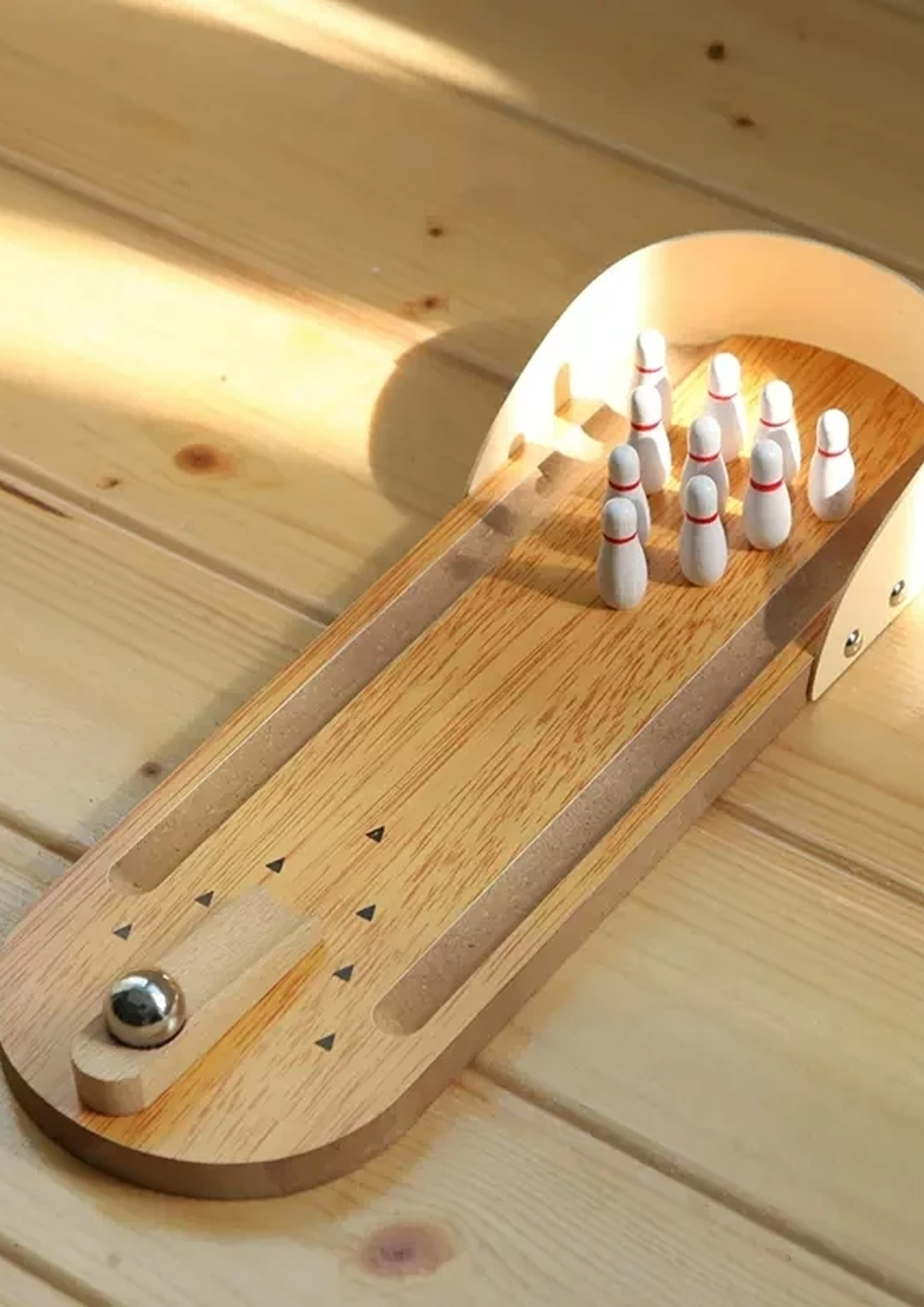 Mini Desktop Bowling Sets rapuerunt per Workplace, Profecti Novum Fossa In Officio Entertainment.