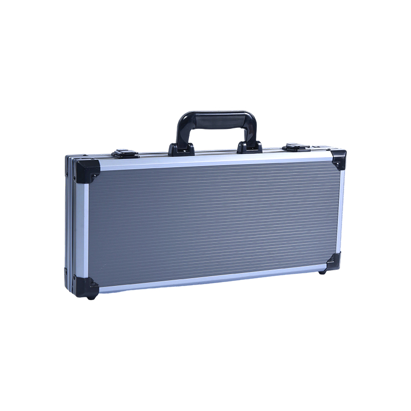 Aluminium Case Complete with Dice and CONPARATOR Magnet Premium Poker Chip Set
