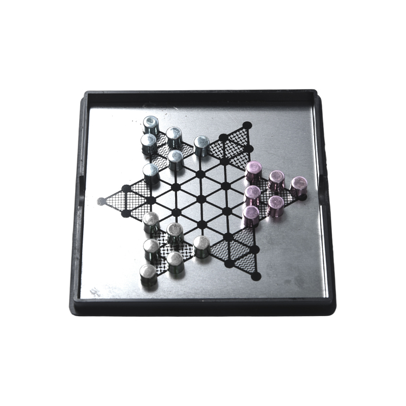 Magnetic Metal Salire Chess In Clear Acrylic Case